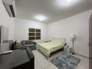 Lavish & Cozy Private Studio Room