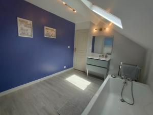 Maisons de vacances Maison familiale Cherbourg-ping pong-baby foot : photos des chambres