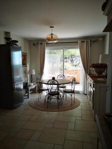 Villas La Colline, villa avec piscine : photos des chambres