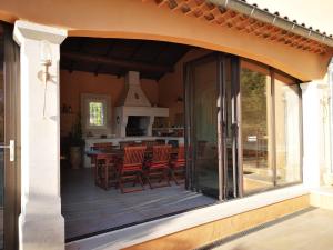 Villas La Colline, villa avec piscine : photos des chambres