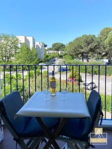 LE SAOMA, studio cabine, parking privé, climatisation