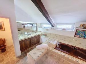 Maisons de vacances MAS provencal piscine : photos des chambres