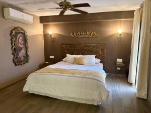 Mansión con suites, piscina, jacuzzi y rooftop