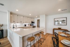 Lakefront Granbury Home with Patio, Fire Pit and Dock!