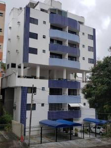 Cobertura Duplex 2 quartos no Rio Vermelho