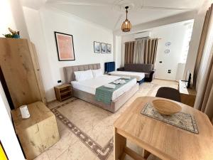 Budget Retreat Tirana & Studios