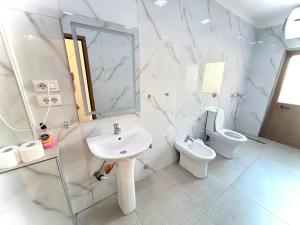 Budget Retreat Tirana & Studios