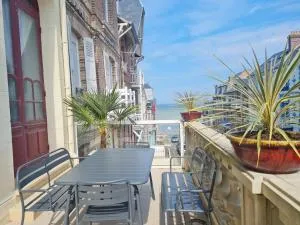 Le petit Casino, insolite et vue mer - Ольт