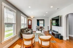 Pet-Friendly Lancaster Home 13 Mi to Dtwn Buffalo - East Aurora