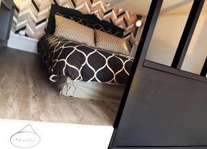 Appartements L'INTIMISTE a Saint Lo - Atypique - Studio Duplex Prive tout equipe - Gare - Centre - Parking gratuit - Entree autonome - Chambre en mezzanine - Wifi - Netflix - Lave-linge : photos des chambres