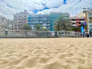 Beachfront Stunning Views