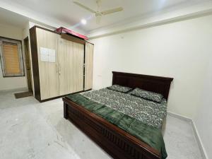 Lavish 2bhk near AIG Hitech city