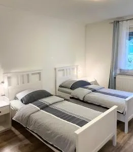 Düsseldorf Messe and Airport, 2-bedroom Apartment with Kitchen and Garden - Großenbaum