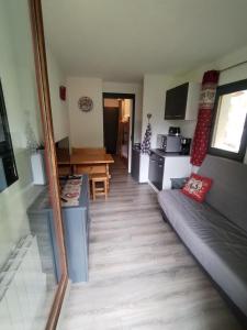 Studio plein sud pied des pistes avec casier à skis