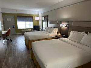 Standard Room room in Holiday Inn Express Hotel & Suites San Dimas an IHG Hotel