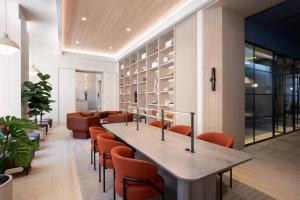 Lux Designer Nomad 1Br Doorman!