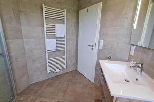 Inselblick am Kutterhafen - Erholung am Deich und Hafen f?r 2 Personen