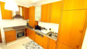 Lisbon South Bank Oceanview Lux Duplex Beach Pool & Gym