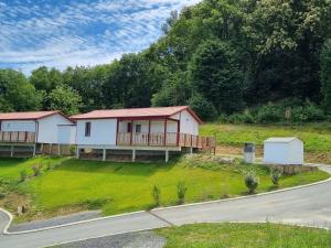 Chalet Etxean, de 1 à 6 personnes avec Barbecue, Parking et Piscine