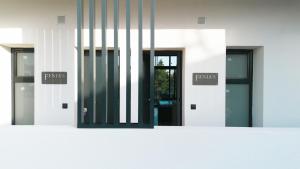 fenias luxury studios