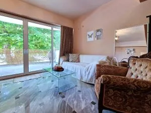 4 Squares Apartments - Piano Studio - 纳弗帕克托斯