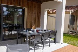 Villas Le Cottage Des Glycines - Piscine chauffee : photos des chambres