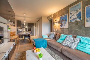 Ski In-Out - Heart of Val Thorens Spacious 8 Guests Apartment, WiFi 303