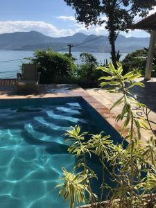 Casa com Piscina, Vista e Acesso ao Mar