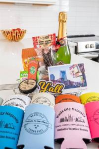 All rooms with En-Suite Bath, TV & Blackout Shades