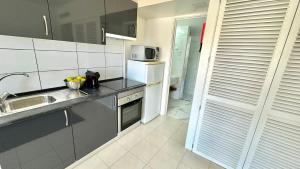 Praia da Rocha, 808 Tarik, Lovely Studio, Sea View, Air Conditioning, Free WI-FI, by IG