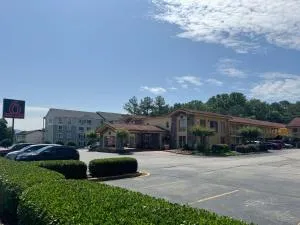 Motel 6 Huntsville AL University Dr. - 亨茨维尔