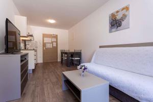 Apartment in Baška 37048 