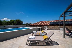 Holiday home in Loviste 39467 - 4hvězdičkové hotely ve městě Lovište