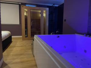 Appartements Le Cocon des Granges - Suite Sauna Jaccuzi SPA : photos des chambres