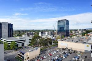 Lux 1 bedroom Executive Apt in Box Hill