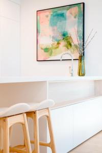 Lux 1 bedroom Executive Apt in Box Hill