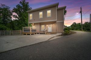 Private, Gatlinburg Bliss with Hot Tub and City Views