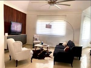 Moderno Y Elegante apartamento con piscina