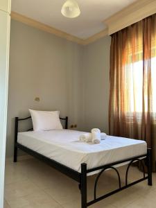 Nikis Rose Garden Lxs