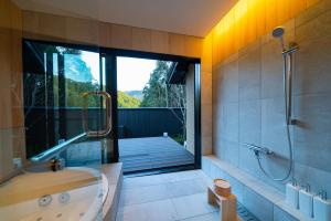 小塩の灯り 石垣の別荘