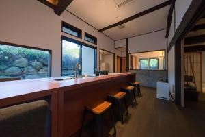 小塩の灯り 石垣の別荘