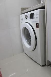 Apto com lareira, ar quente frio a 800m do centro