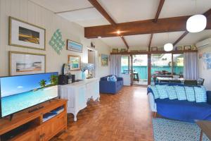 25 Scenic Drive