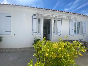 Appartements Charmant T2 avec Terrasse Privee, a 600m Plage et Commerces, La Tranche-sur-Mer - FR-1-22-278 : photos des chambres