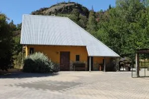 Arty Luxury Barn Apartment - Athol