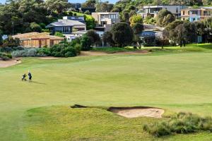 Moonah Links Apartments - Fairway Views, Golf, Hot Springs