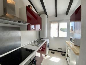Narbonne-Plage : T4 en 1ère ligne, 7P, balcon, parking, accès plage direct - FR-1-795-6