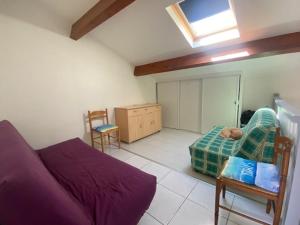 Villa T3 Mezzanine à Saint-Pierre-La-Mer, Climatisée, Terrasse, Parking Privé, 6 Pers. - FR-1-795-41