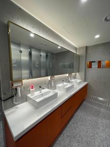 1 người trong Phòng tập thể - Chỉ dành cho nam (1 Person in Dormitory - Male Only)