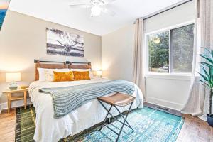 Wooded Oasis, HotTub, Sauna, GameRoom, 15min 2 AVL